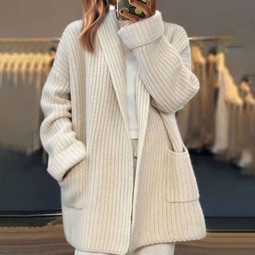 Amelia | Grobstrick Wollcardigan – Beige