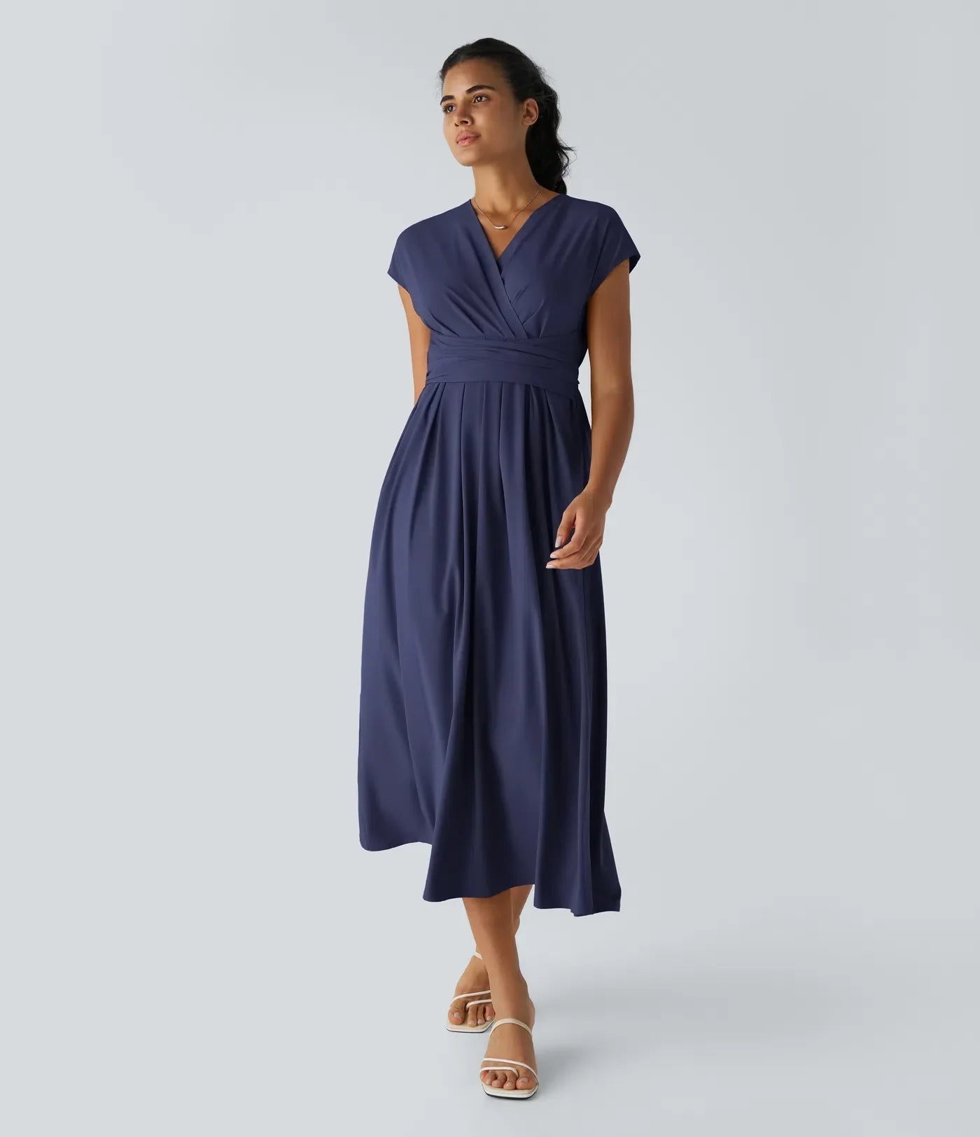 Elara Wickelkleid – Elegantes Midi mit V-Ausschnitt & Hoher Taille