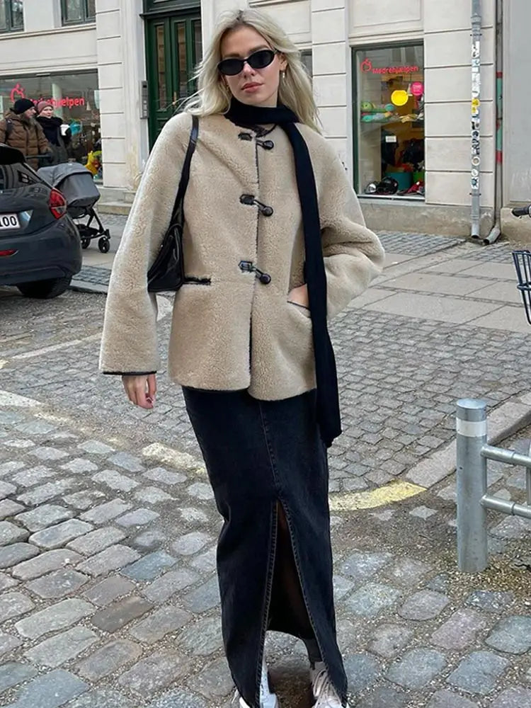 MAELLE | Maßgeschneiderte Woll-Toggle-Jacke