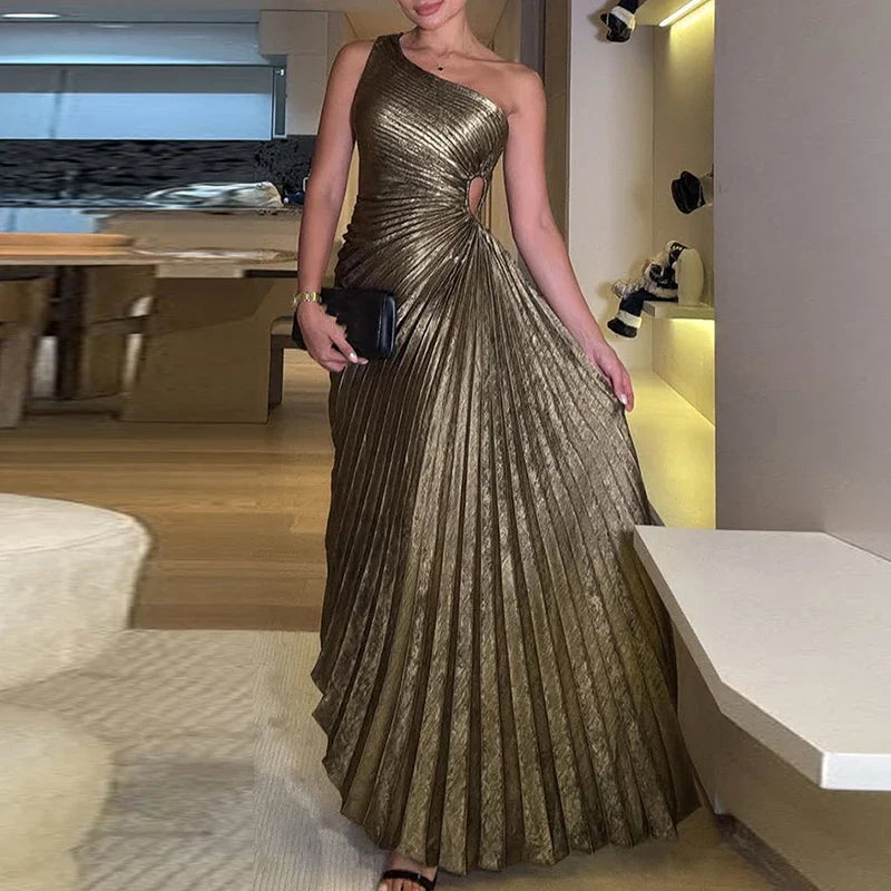 Gilded Aura Plissiertes Gewand