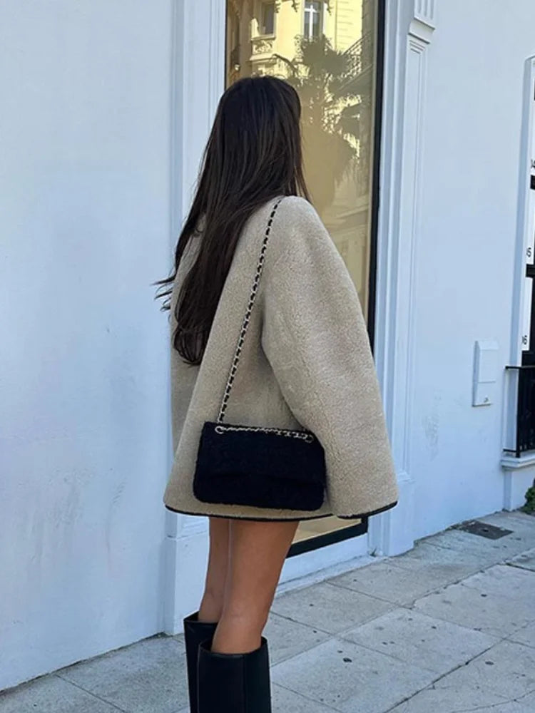 MAELLE | Maßgeschneiderte Woll-Toggle-Jacke
