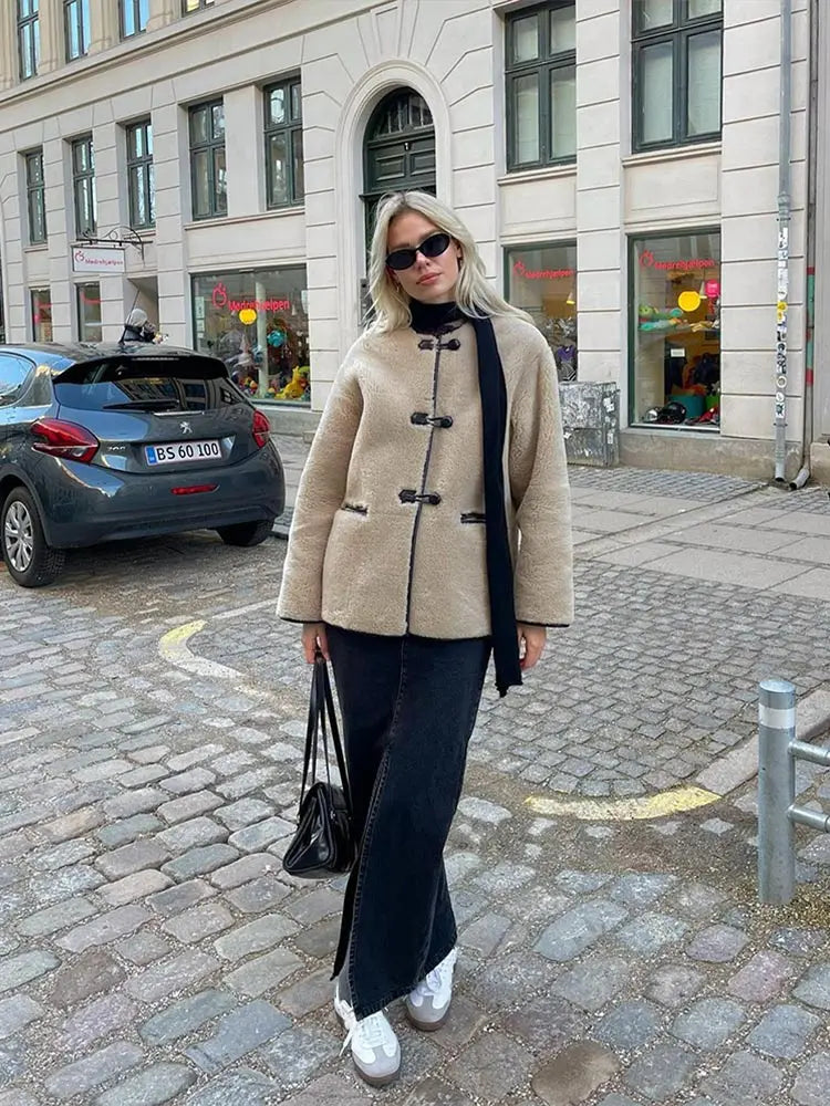 MAELLE | Maßgeschneiderte Woll-Toggle-Jacke
