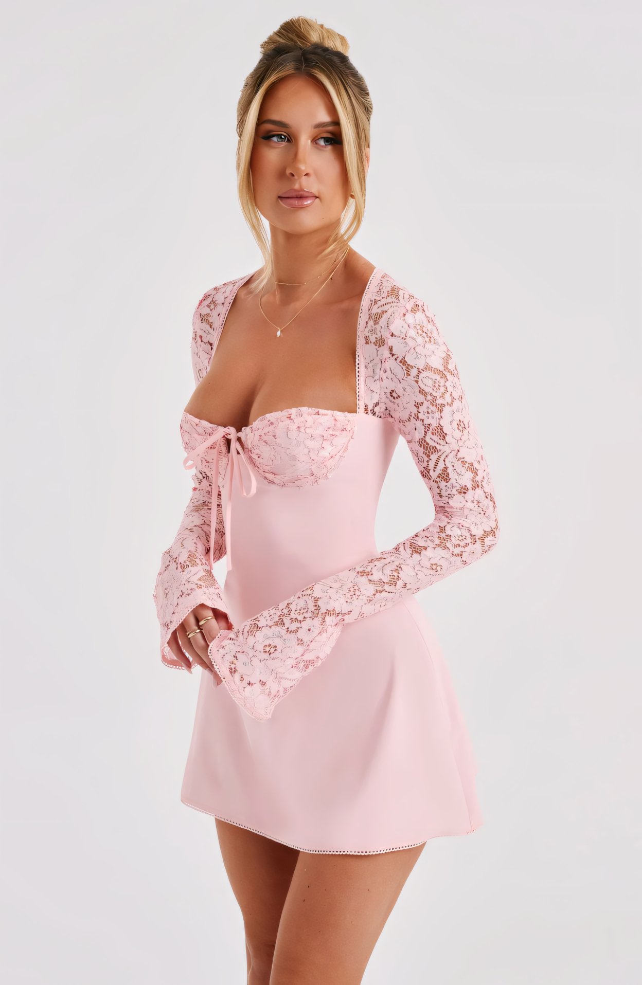 Estavelle | Spitzen Langarm Mini Kleid