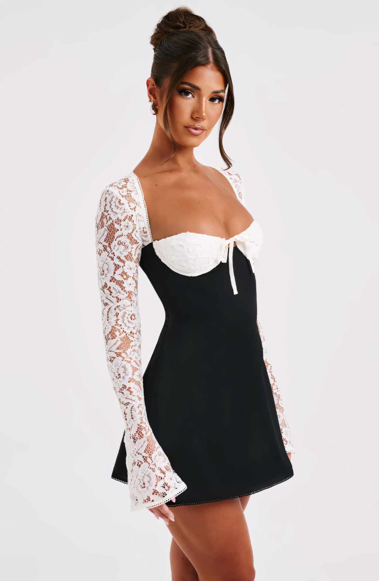 Estavelle | Spitzen Langarm Mini Kleid