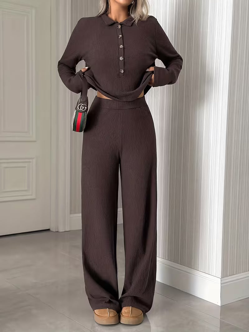 Elara Geripptes Lounge-Set – Knopftop & Weite Hose