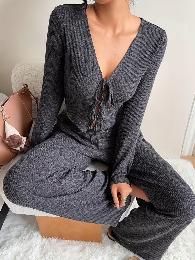 Elise Geripptes Lounge-Set – Top mit Bindeband & Weite Hose