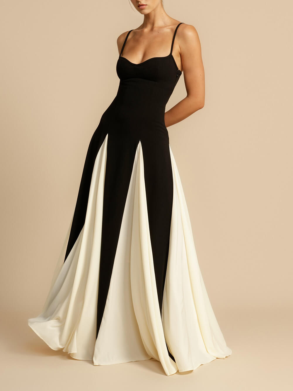 Noir Cascade Maxi-Gewand