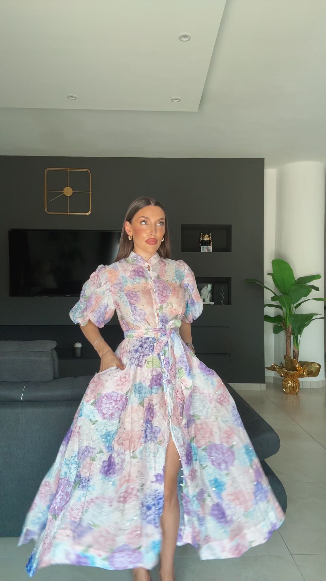 Estelle – Florales Midi Kleid mit Gürtel
