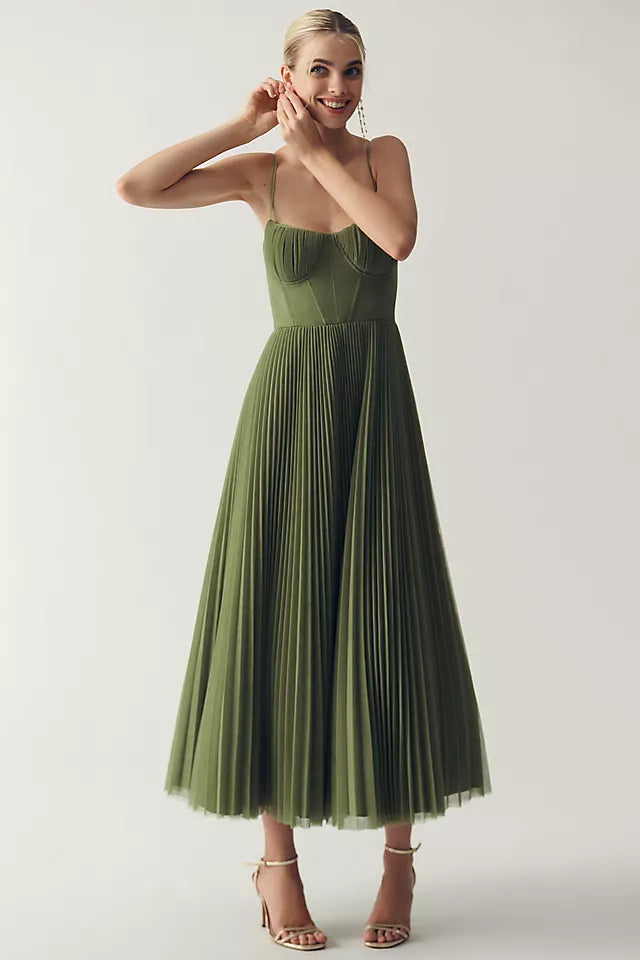 Claire – Elegantes Asymmetrisches Tüllkleid mit Falten