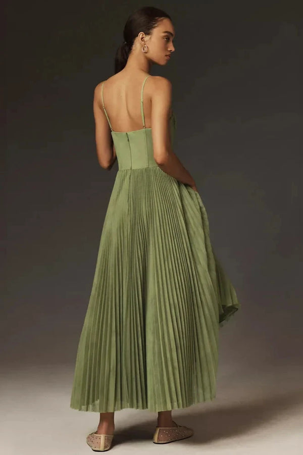 Claire – Elegantes Asymmetrisches Tüllkleid mit Falten