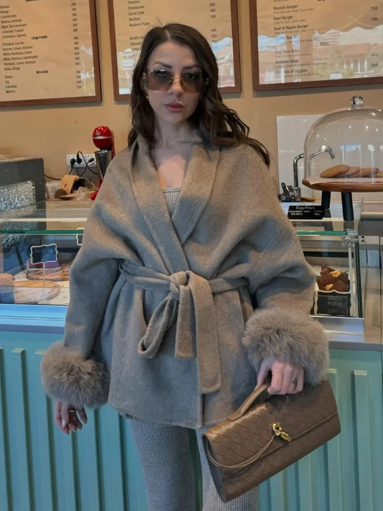 Marvessa | Luxuriöse Kunstfell Wolljacke