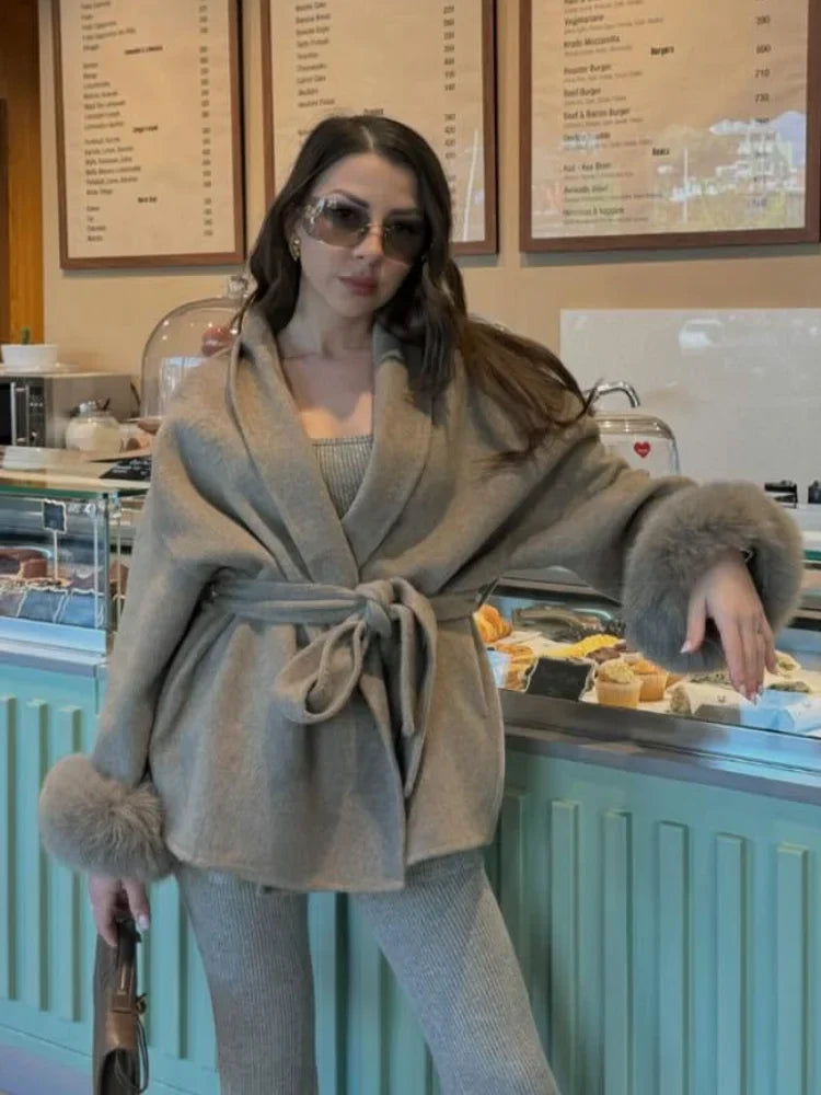Marvessa | Luxuriöse Kunstfell Wolljacke