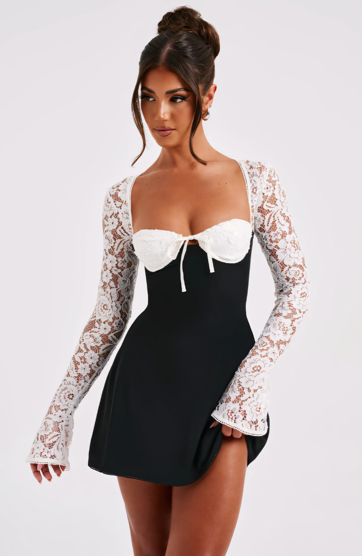 Estavelle | Spitzen Langarm Mini Kleid