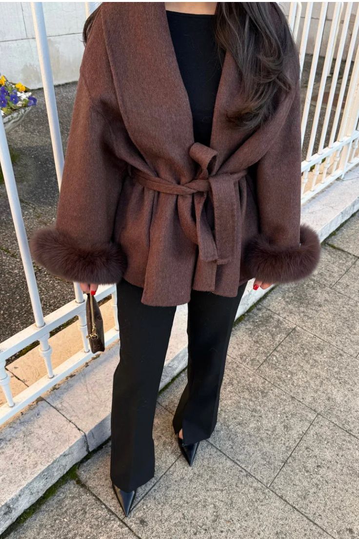 Ella | Gürteltier-Wollmantel für den Winter