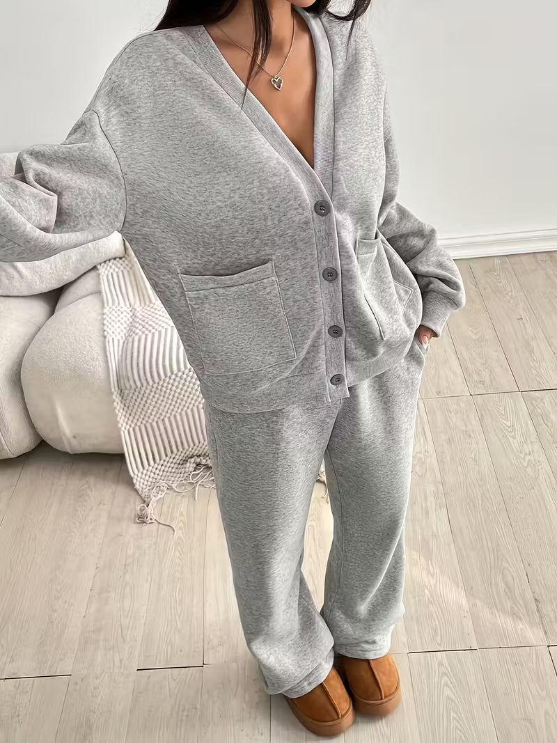 Alessia Lounge-Set – Strickjacke & Weite Hose