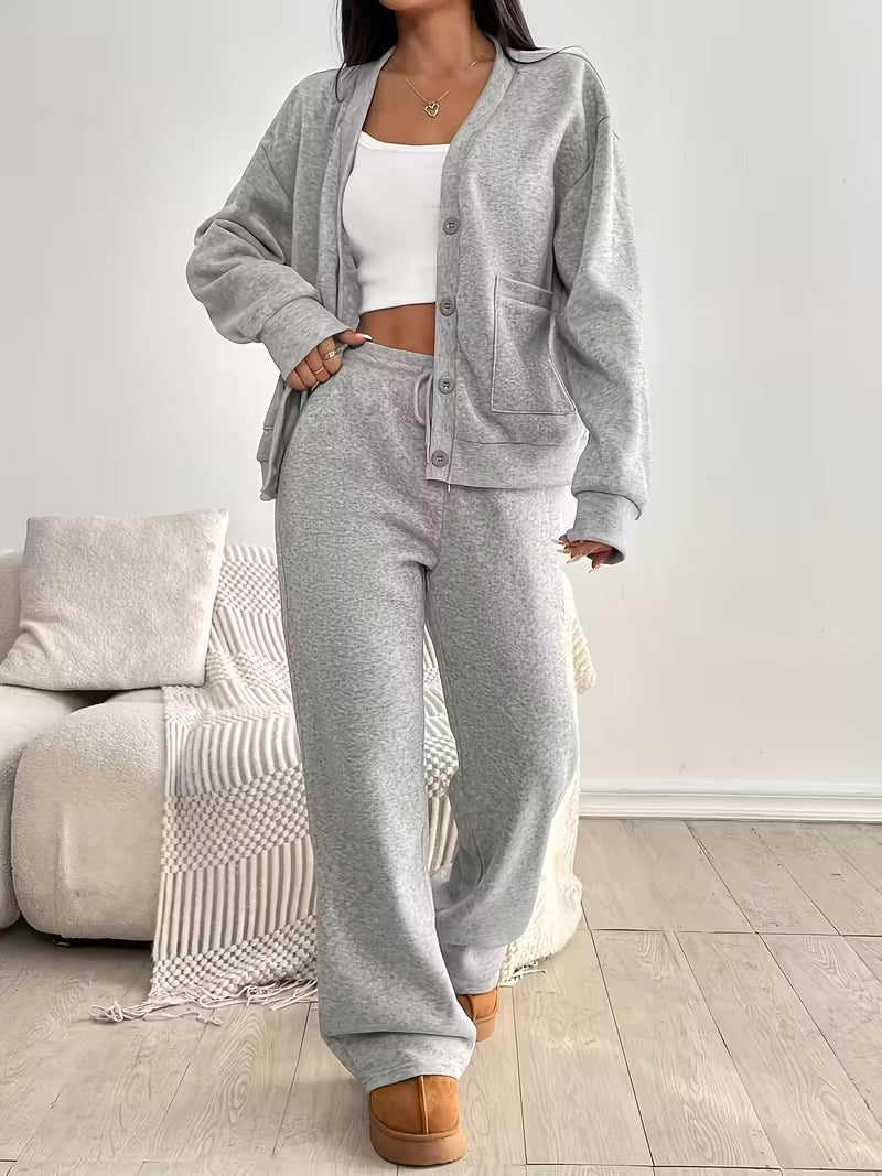Alessia Lounge-Set – Strickjacke & Weite Hose